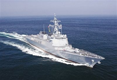 宙斯盾驅(qū)逐艦 載有尖端的雷達和反導(dǎo)系統(tǒng)。每天僅油費就近萬美元。