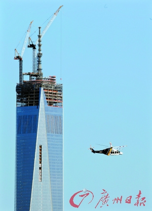 美警用直升機(jī)在空中巡邏。